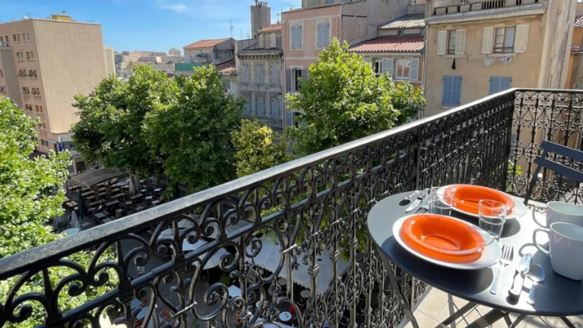 Apartment Appartement Pres Du Vieux Port Dans Le Quartier Du Panier Marseilles